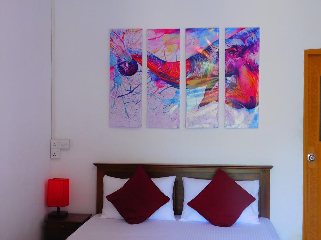Mount Mirror Resort Kandy Exteriör bild